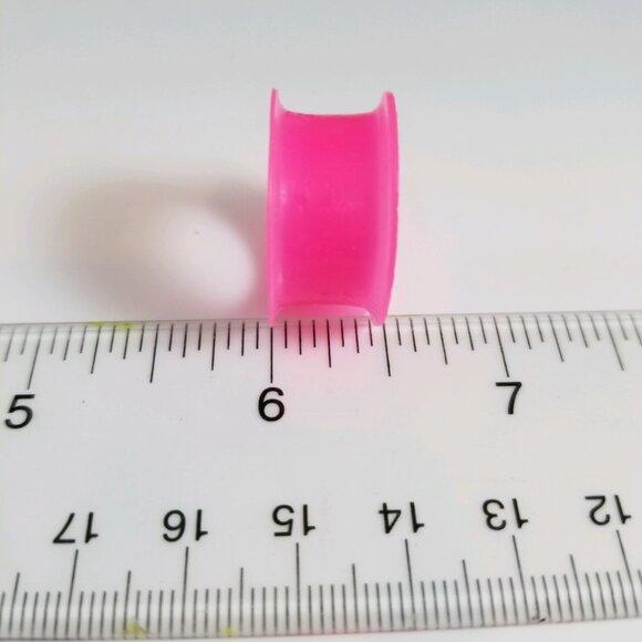 Pair of pink silicone tunnels 9/16 14mm available HALF INCH WIDE - Picture 4 of 4